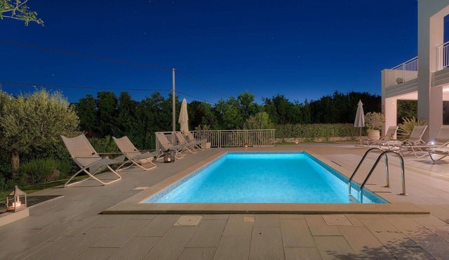 Stunning private villa with WIFI, private pool, A/C, TV, terrace, pets allowed and panoramic view
