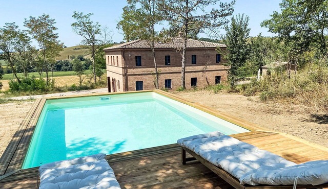 Stunning private villa with A/C, private pool, WIFI, TV, patio, pets allowed and panoramic view
