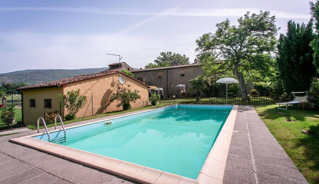 Stunning private villa for 15 people with private pool, A/C, WIFI and TV