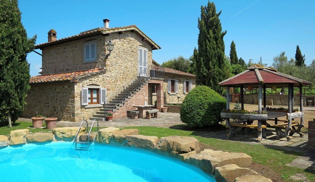 Stunning private villa for 8 people with A/C, WIFI, private pool, TV, patio and pets allowed