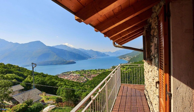 Stunning private villa for 4 people with WIFI, TV, patio and pets allowed