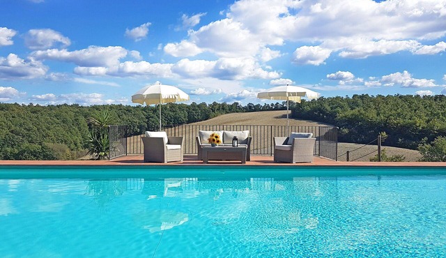 Stunning private villa for 20 people with private pool, WIFI, A/C, TV, veranda and panoramic view