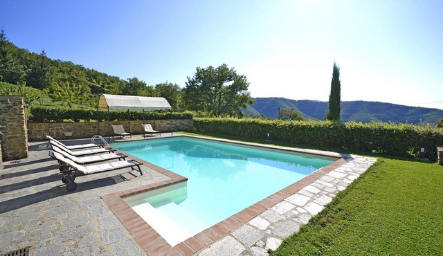 Stunning private villa with A/C, WIFI, private pool, TV, patio and panoramic view, close to Cort.