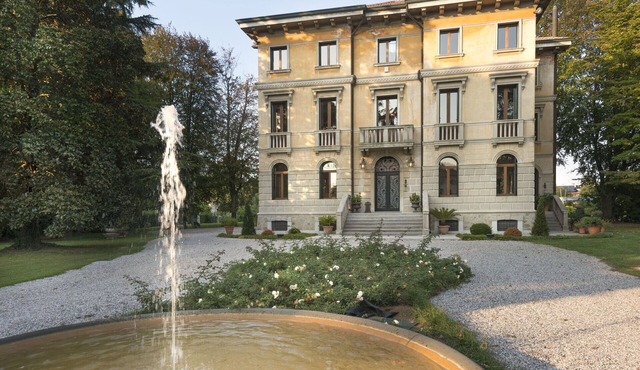 Stunning private villa for 17 people with WIFI, A/C, TV, terrace and pets allowed, close to Padua