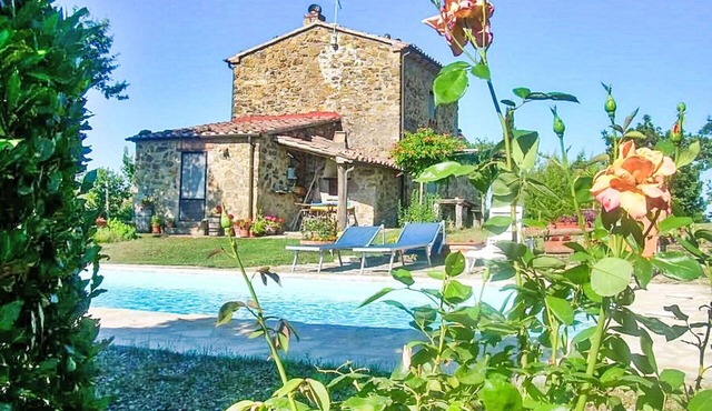 Stunning private villa with private pool, WIFI, A/C, TV, pets allowed and panoramic view