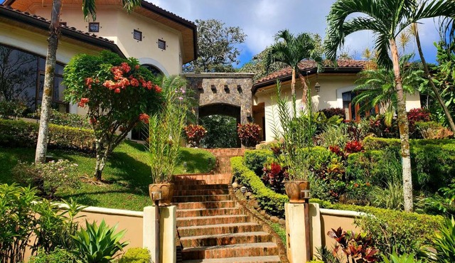 STUNNING Property, Magical Vacation!
