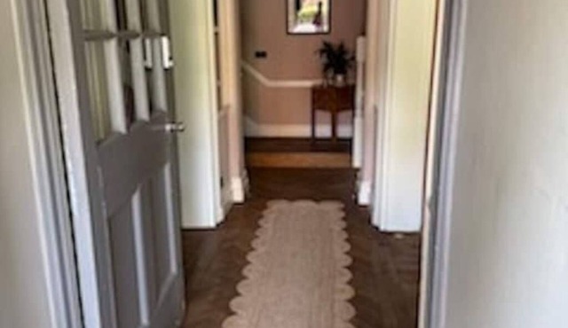 Stunning Rectory, 15 guests in Surrey