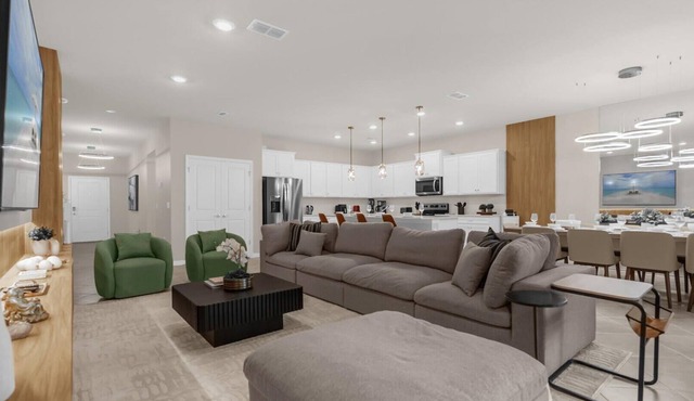 Stunning Resort Villa w Pool, Cinema & Games Room