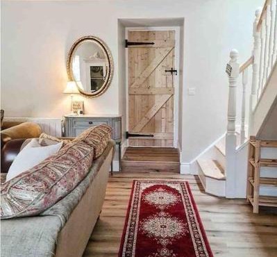 Stunning riverside cottage in central location