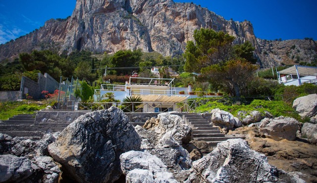 Stunning Seafront Villa Private Direct Access to the Sea (20m)