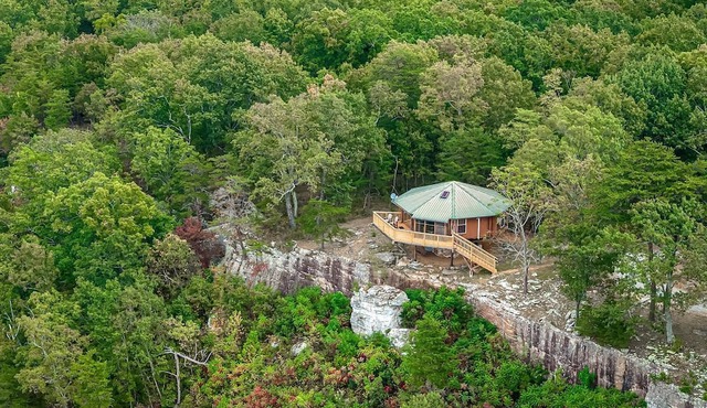 Stunning Secluded Cabin with Fantastic Forest Views in Mentone, Alabama
