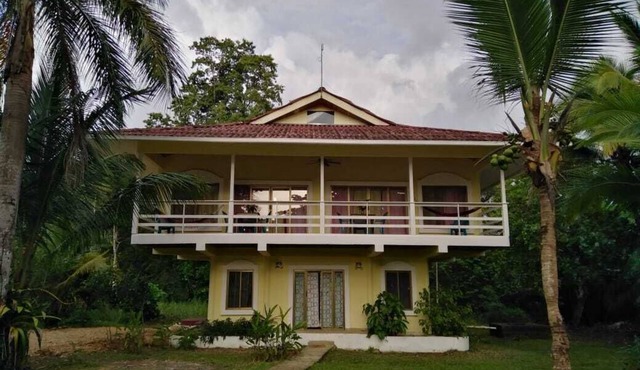 STUNNING SPACIOUS 4 BDRM 2 BA BEACH HOUSE