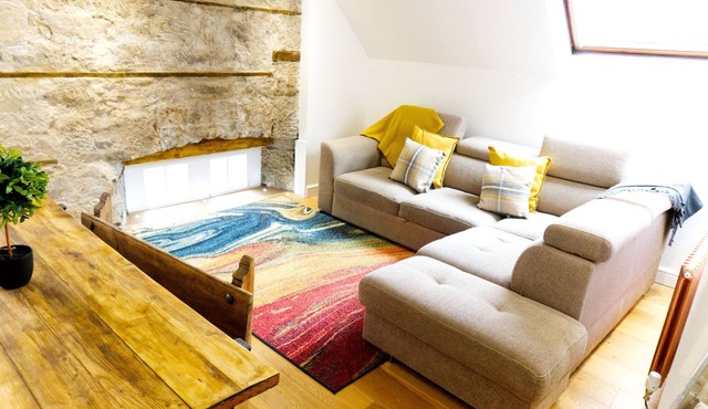 Stunning spacious apt in culross