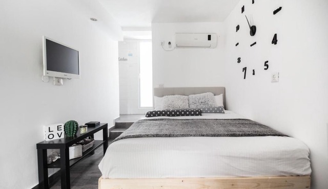 Stunning Studio By The Beach