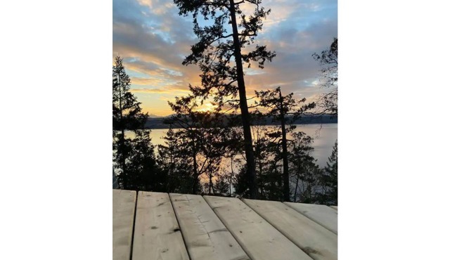Stunning Sunset View from Copper Bluffs Tiny Home