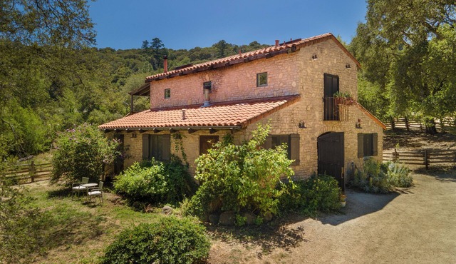 Stunning Tuscan style Home w/breathtaking view, near the ocean, city and trails