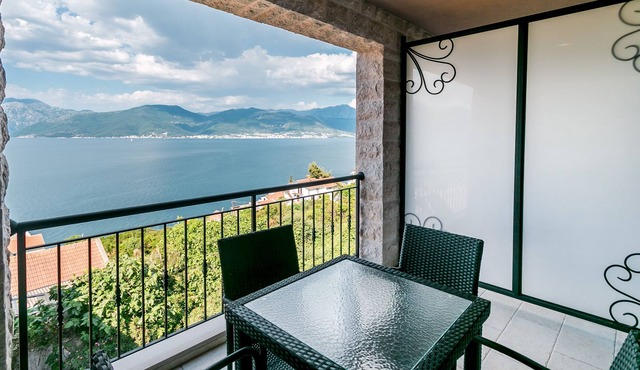 Stunning two bedroom penthouse apartment with great views and pool