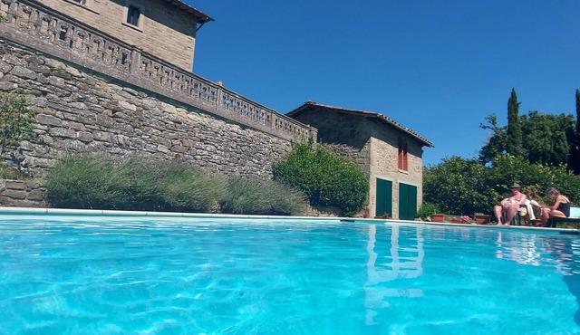 Stunning Villa with Private Pool In Beautiful Location, sleeps up to 8 people