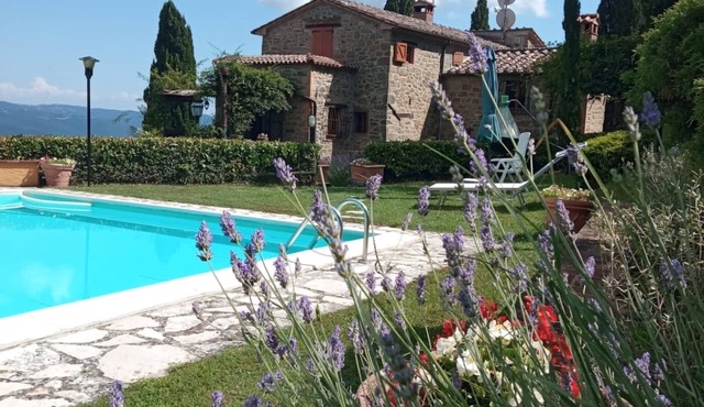 Stunning Villa, Private Swimming Pool, Breathtaking Views, BBQ, AC, Sleeps 10