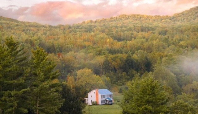 Stunning Vermont Mountain Escape Minutes to Skiing