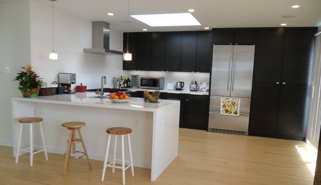 Stunning View 3 Bd 2 Ba House suitable for business, family vacation travelers.