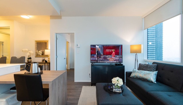 Stunning View Luxury 2BR+Den Condo in Burnaby