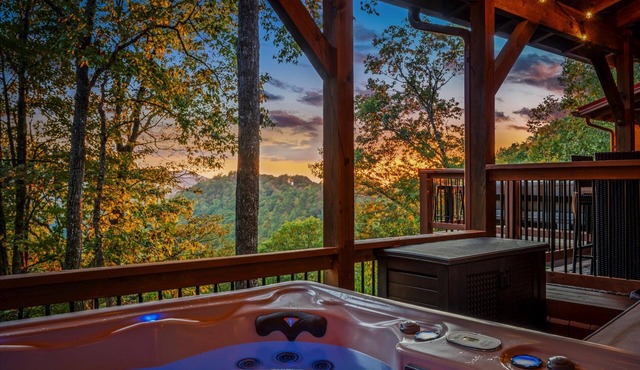 Stunning Views Hot Tub Sauna Theater Game Rooms Sleep/Dine 23 Firepit