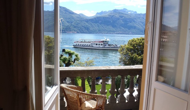 Stunning Views, Perfect Location, Walk To All Facilities