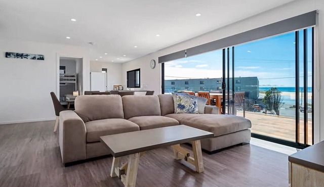 Stunning Views - Scamander Lifestyle!