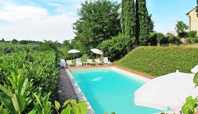 Stunning villa for 12 people with private pool, WIFI, TV, terrace, pets allowed and panoramic v.
