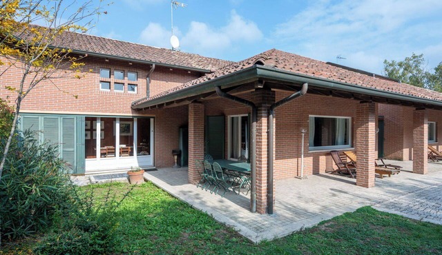Stunning villa for 8 guests with WIFI, TV and pets allowed