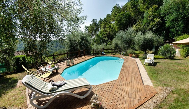 Stunning villa for 5 guests with WIFI, private pool, TV, veranda and pets allowed