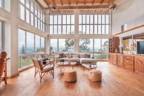 Stunning villa w pool & mountain view in Jarabacoa
