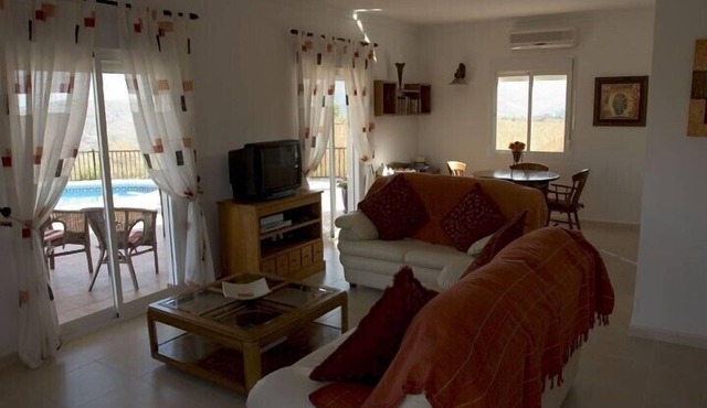 Stunning Villa with Breathtaking Views of Mountains and Sea