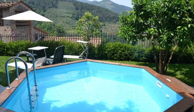 Stunning villa with private pool, A/C, WIFI, TV, terrace and panoramic view, close to Lucca
