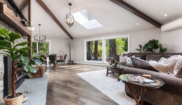 Stunning waterfront getaway! Luxury home on acreage, natures paradise