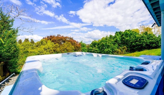 Stunning Waterfront Villa in Bucklands Beach