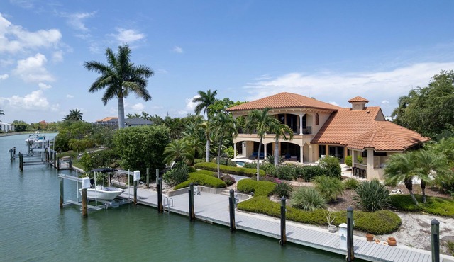 Stunning Waterfront Villa on Sanibel's East End, Boat Dock with Lift