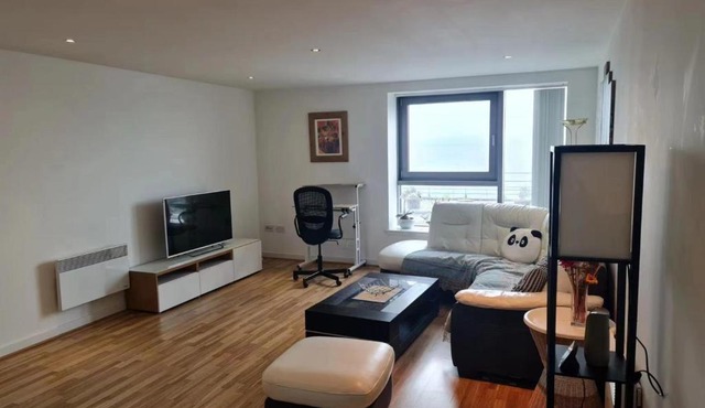 Stunning Waterfront Western harbour Apartment