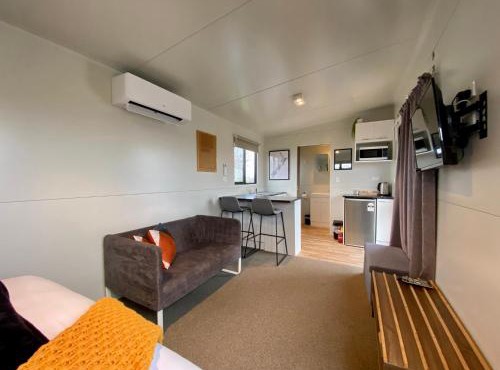 Stunted Totara, Unit 5