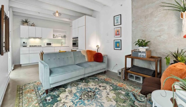 Stylish 1 Bed 1Bath condo