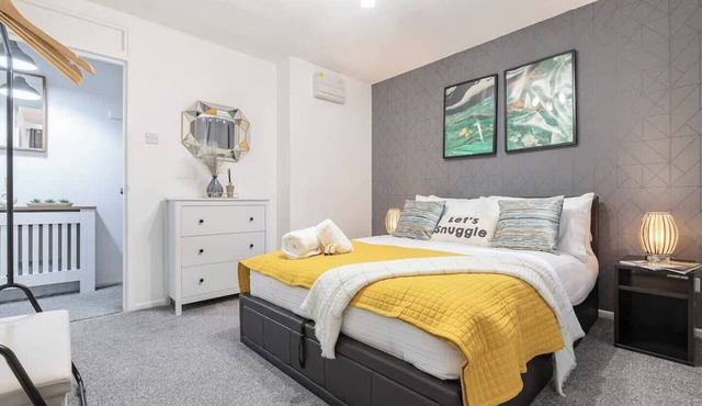 Stylish 1-Bed Luxury Retreat