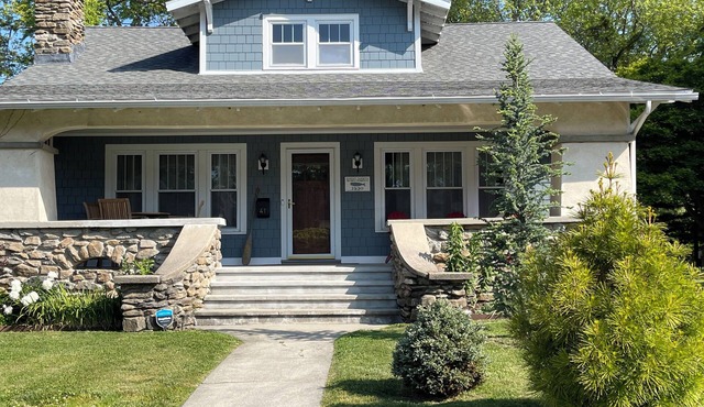 Stylish 1920s Craftsman Bungalow; tastefully appointed.