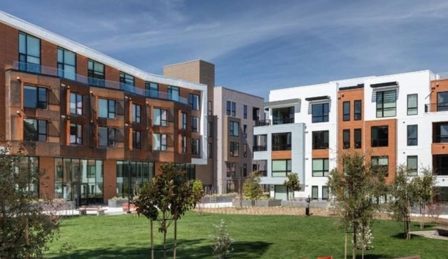 Stylish 1BR Condo at Landsby with Fire Pit Lounge