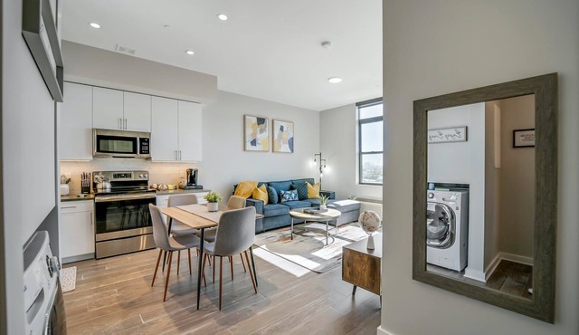 Stylish 1br Unit. Parking. Easy Ride to NYC