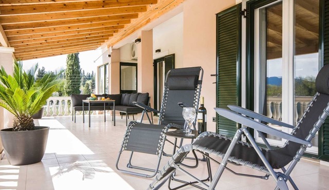 Stylish 2BR Base for Exploring Corfu