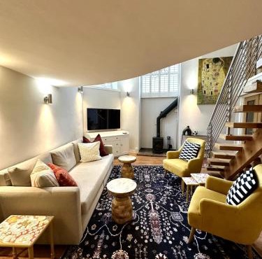 Stylish 2BR Central Edinburgh - Walk to Attraction