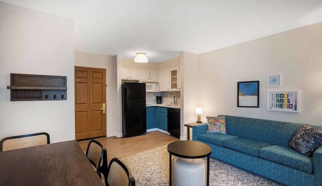 Stylish 2BR Suite for a Relaxing Stay | Breakfast Included | 3 Units