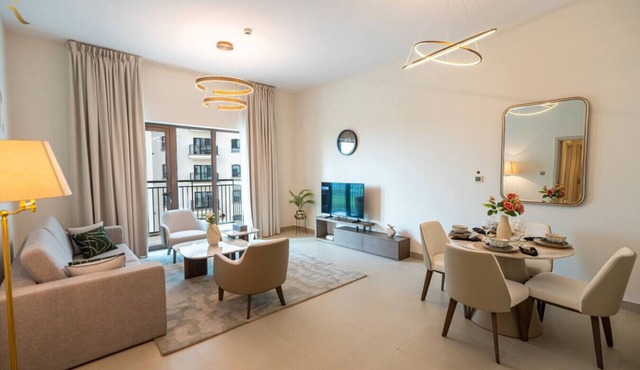 Stylish 2BR w/Balcony | Yas Golf Fairways