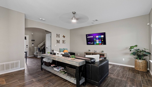 Stylish and Spacious Farmhouse Retreat with all Comforts